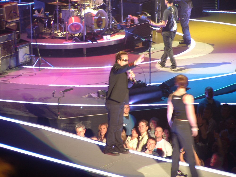 Bono waves Goodbye